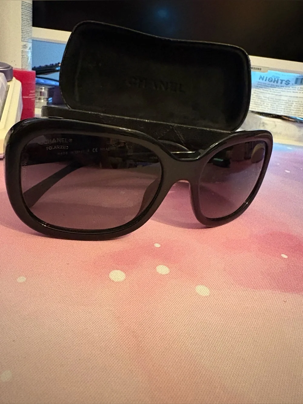 CHANEL oversized sunglasses